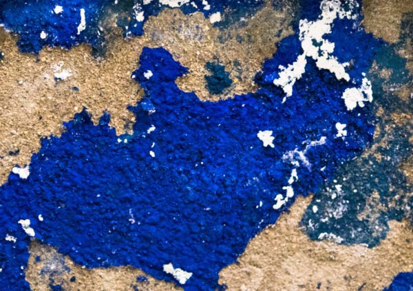 Novski - L’esthétique de l’usure. Fragment, trace urbaine, mur effrité témoignent du passage du temps tout en révélant la beauté des choses imparfaites