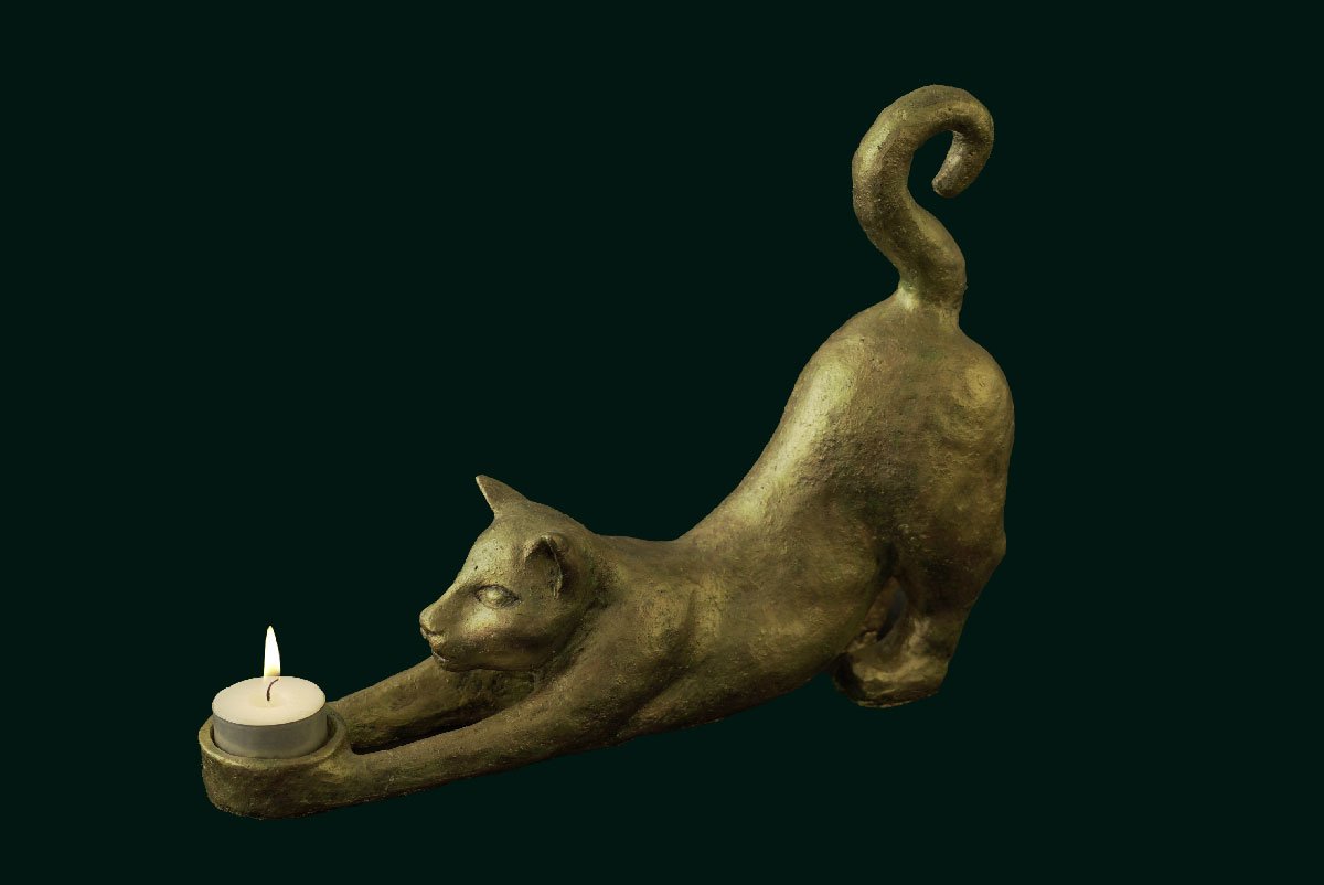 Après la sieste - Bougeoir en forme de chat - Céramique peinte à l'acrylique couleur bronze avec effet vieilli au vert de gris